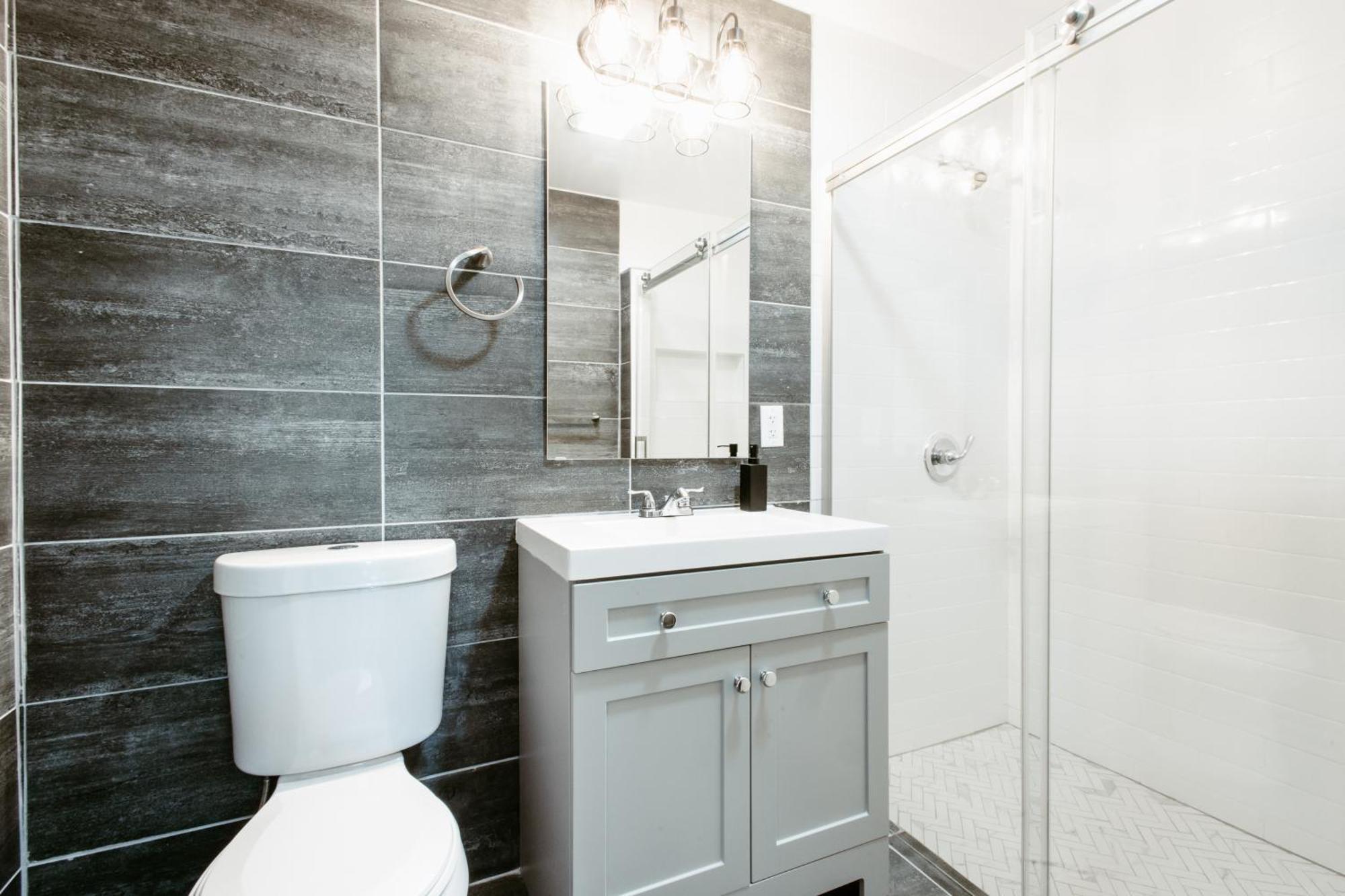 Modern 2 Bedroom Steps From Park!